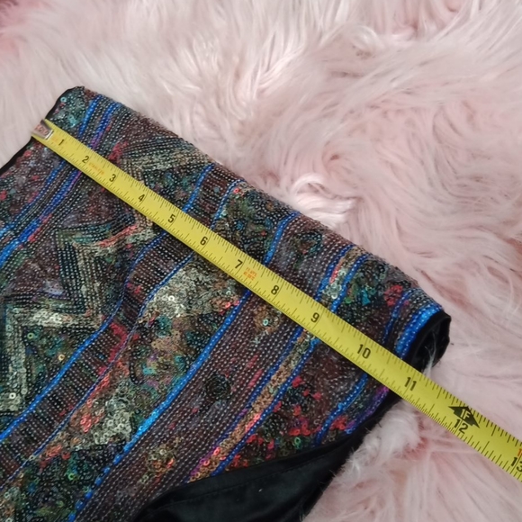 Shorts - Picture 8 of 14